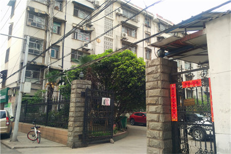 龙都金栗福地3室2厅1卫67.6万114m2出售